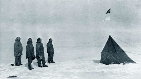 Verdensberømt polarforsker vandt kapløb til Sydpolen ved at spise pingviner og hunde