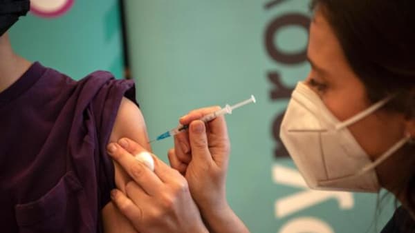 USA advarer om mulige bivirkninger: Mænd ramt af betændelse i hjertet efter vaccine