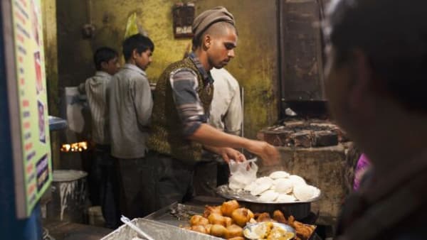 Spærret inde på tønden? Sådan slipper du for maveonde på din ferie