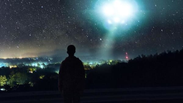 Sobert og nuanceret: Star Wars-instruktør klar med ny ufo-serie