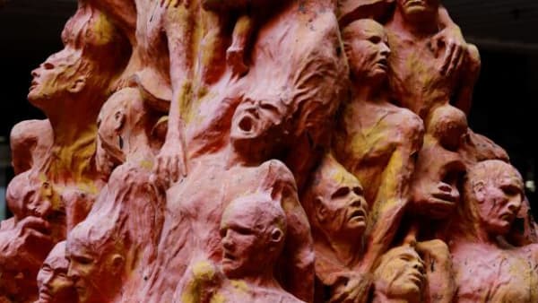 Efter ballade om skulptur i Hongkong: Jens Galschiøt opstiller skamstøtte i Budapest