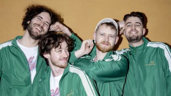 'Nej, det er ikke en joke': Fire 'hårde drenge' vil skrive Grand Prix-historie med vild fest-sang