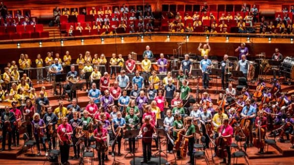 Orkester på skoleskemaet: Skolebørn og DR Symfoniorkestret gav fælles koncert 