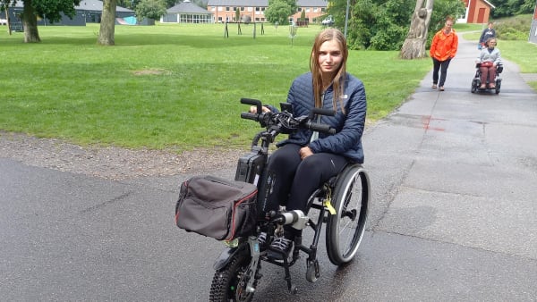 Cecilie faldt af hesten og kunne ikke klare gymnasiet: Unge med handicap misser ofte job og uddannelse