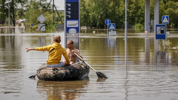 DR i oversvømmede Kherson: 'På den anden side af floden udspiller sig en massiv menneskelig tragedie'