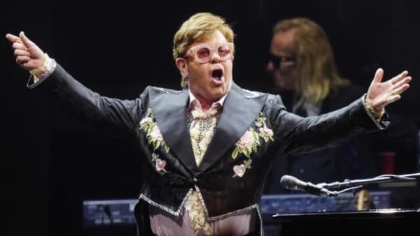 Efter fem års farvel-turné spiller Elton John sit sidste show