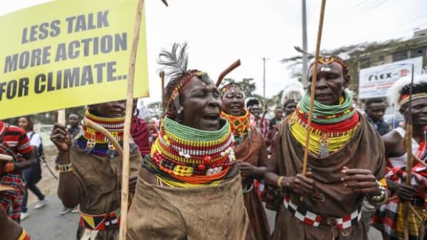 Første klimatopmøde i Afrika: Hvem skal betale for den grønne omstilling?