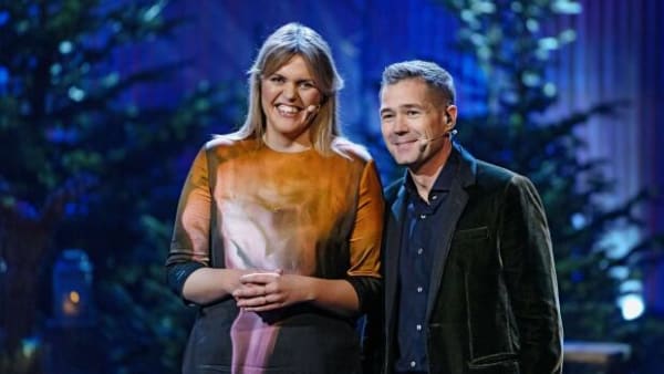 Johannes Langkilde og Katrine Muff blander julens sange og salmer i halvanden times fællessang