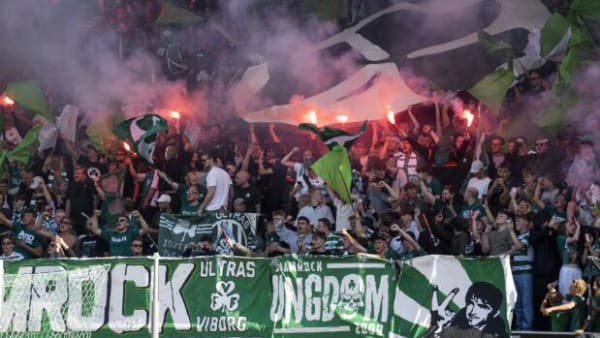 Mere røg og flere bødekroner i Superligaen irriterer ligachef