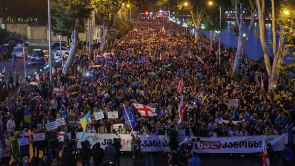 50.000 demonstrerede mod 'russisk lov' i Georgien