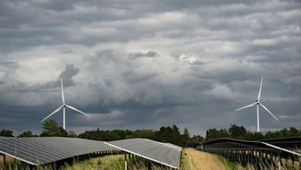 'Det viser, at det er muligt', siger ekspert om 'historisk' halvt år for sol og vind