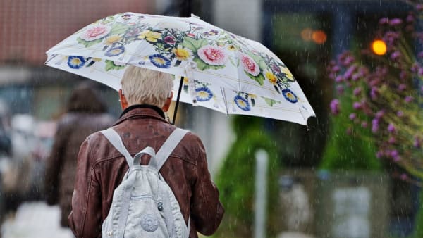 LIVE Massive mængder regn har givet problemer med oversvømmelser flere steder