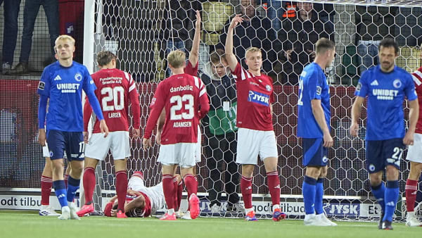 FCK-målmand fumler og Silkeborg er foran efter fem minutter