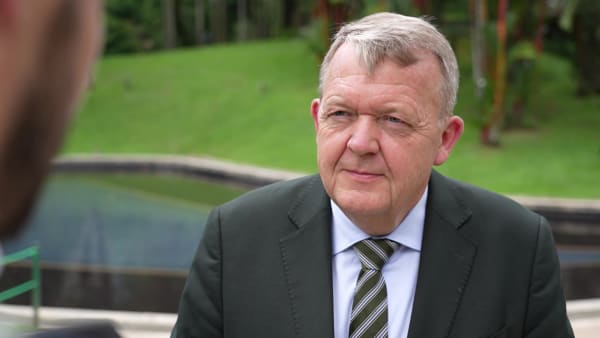 Løkke om Assad i Rusland: 'Ikke så overraskende, at den ene skurk har den anden skurks ryg'