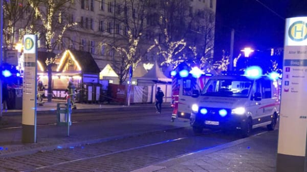 Bil er kørt ind i menneskemængde på julemarked i Tyskland