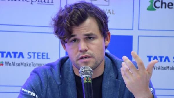 Efter buksedrama og chok-retur langer Magnus Carlsen igen ud efter forbund 