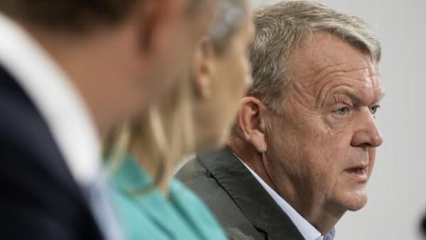 22 kandidater vil udfordre konventionerne på ny ambassadørpost, men partier kritiserer regeringen for at nøle med udnævnelsen