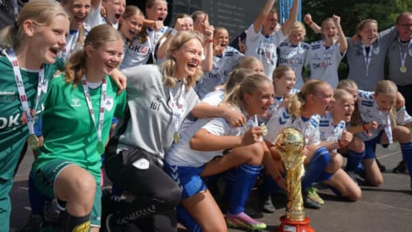 Trænertalentet var større end fodboldevnerne, og nu har Iben skrevet dansk historie