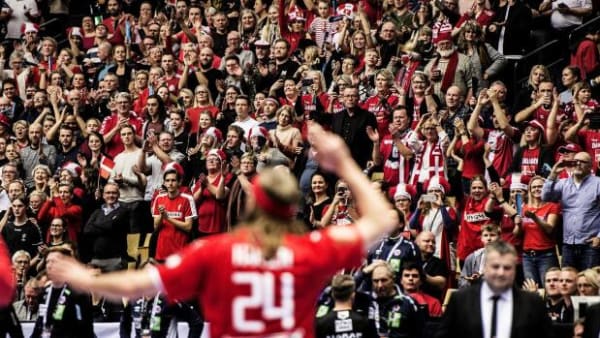 Er Boxen for lille? Ja, lyder det fra manden med ansvaret for billetsalget