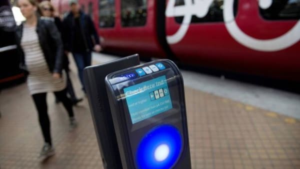 I dag skal du have flere penge op af lommen, når du skal med bus og tog i Nordjylland