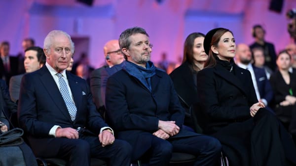 Holocaust-overlevende, statsledere og kongelige mindes 80-årsdagen for befrielsen af Auschwitz