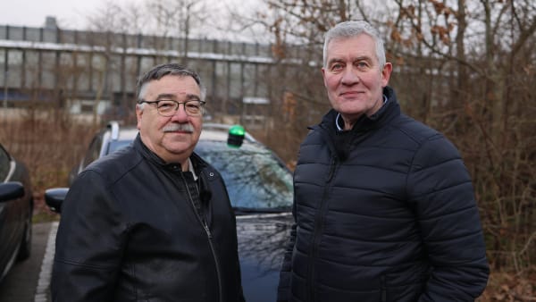 Minister vil trodse massiv modstand og give Peter og Jan lov til at køre med grønne blink i trafikken