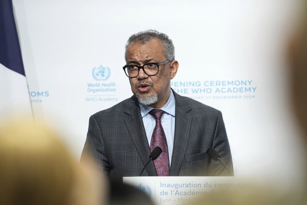 WHO’s generaldirektør var i lufthavn under israelsk angreb