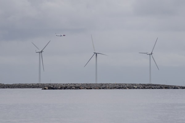'Regeringens klimapolitik er på katastrofekurs' siger partier efter vindmølle-udmelding