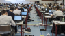 Studerende klager over smitterisiko: Nu må de komme til online eksamen