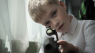 Skolelærer sendte i smug hemmelige optagelser ud af Rusland: Nu viser ny film, hvordan russiske børn opdrages til krig