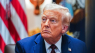 Konspirationsteorierne om Trumps helbred eksploderer
