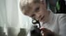 Skolelærer sendte i smug hemmelige optagelser ud af Rusland: Nu viser ny film, hvordan russiske børn opdrages til krig