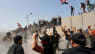 Irakiske demonstranter stormer parlamentet i Bagdad