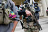 Boogaloo-militsen i hawaiiskjorter siger nej til politi og statsmagt, ja til våben